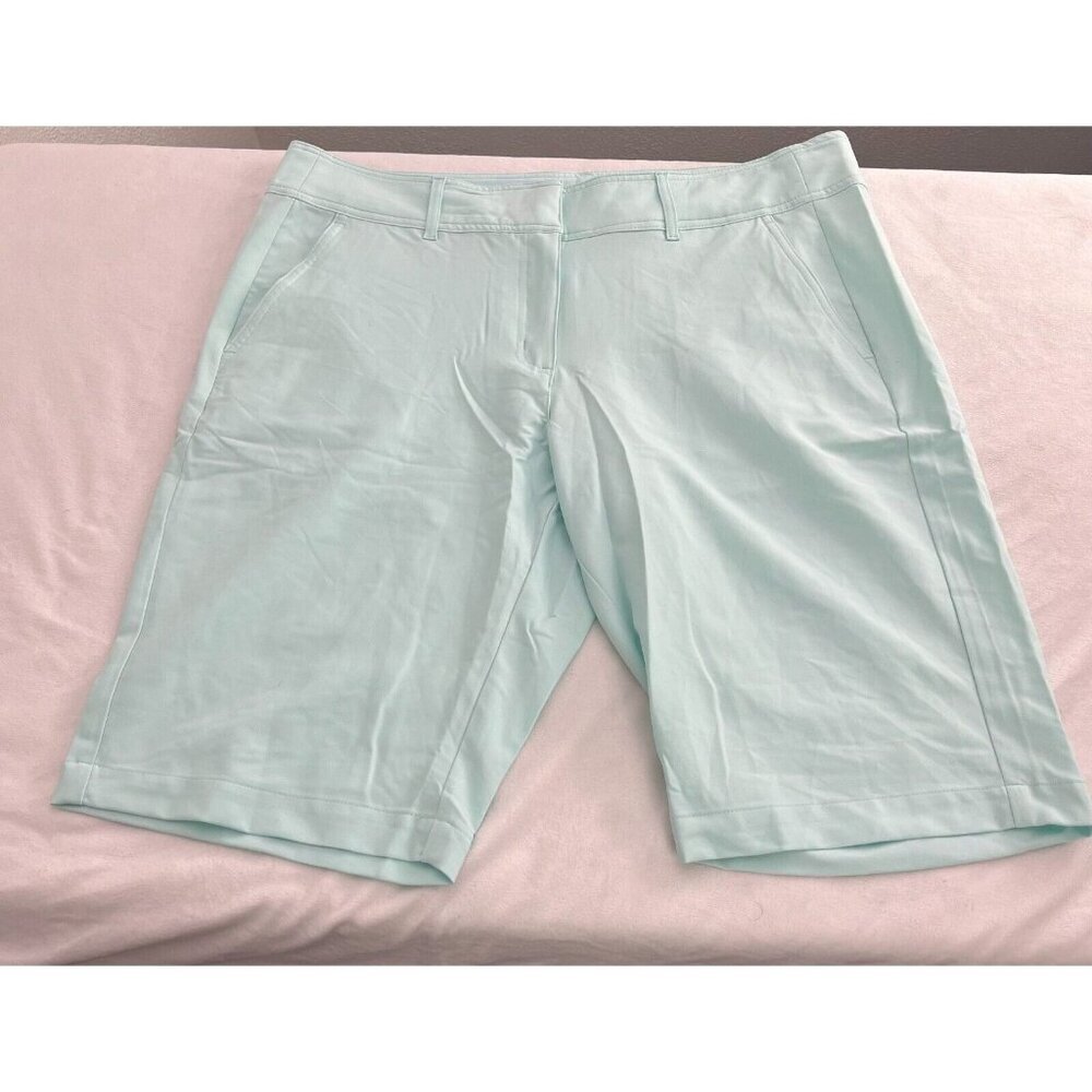 Pebble Beach Dry-Luxe Performance Womens Sz 16 Light Green Bermuda Shorts Casual